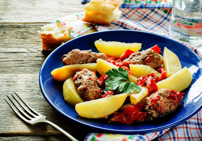 Tupperware Albondigas En Estilo Kafta Con Papas Al Vapor 